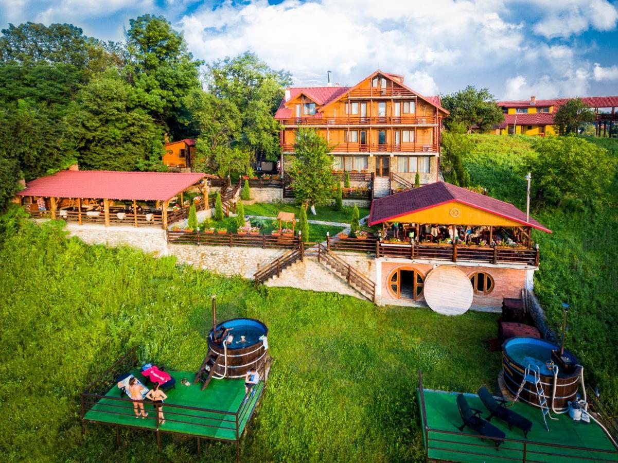 Hotel Pensiunea La Maria Lu' Sandoiu Poenari Exterior foto