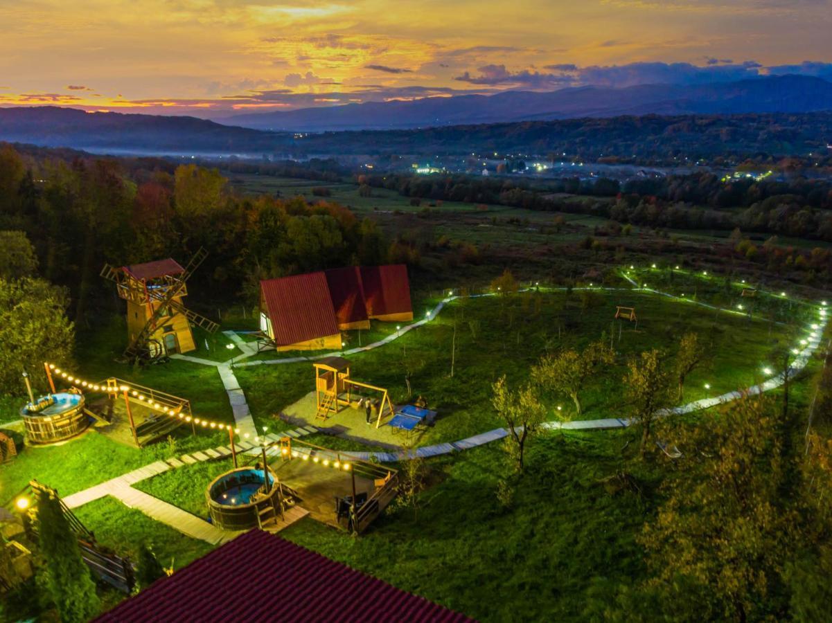 Hotel Pensiunea La Maria Lu' Sandoiu Poenari Exterior foto