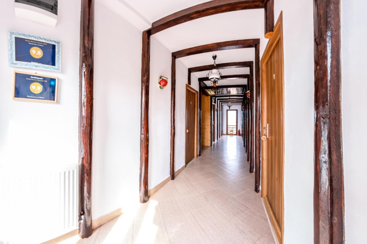 Hotel Pensiunea La Maria Lu' Sandoiu Poenari Exterior foto
